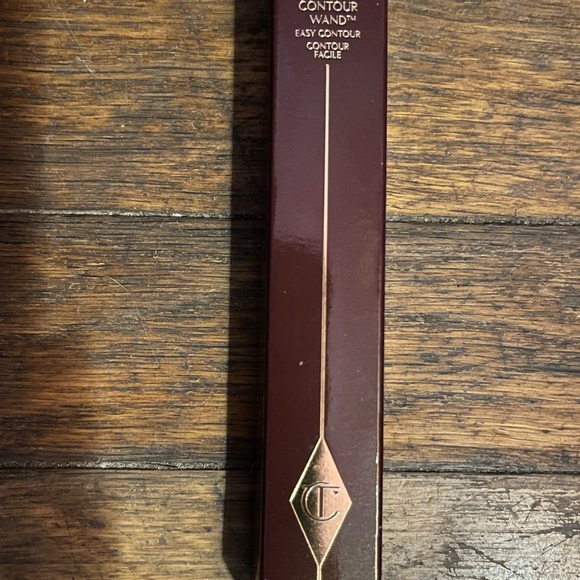 LAST ONE!!NIB!! Charlotte Tilbury- Hollywood Contour Wand (Shade: Medium/Dark) - Picture 2 of 6